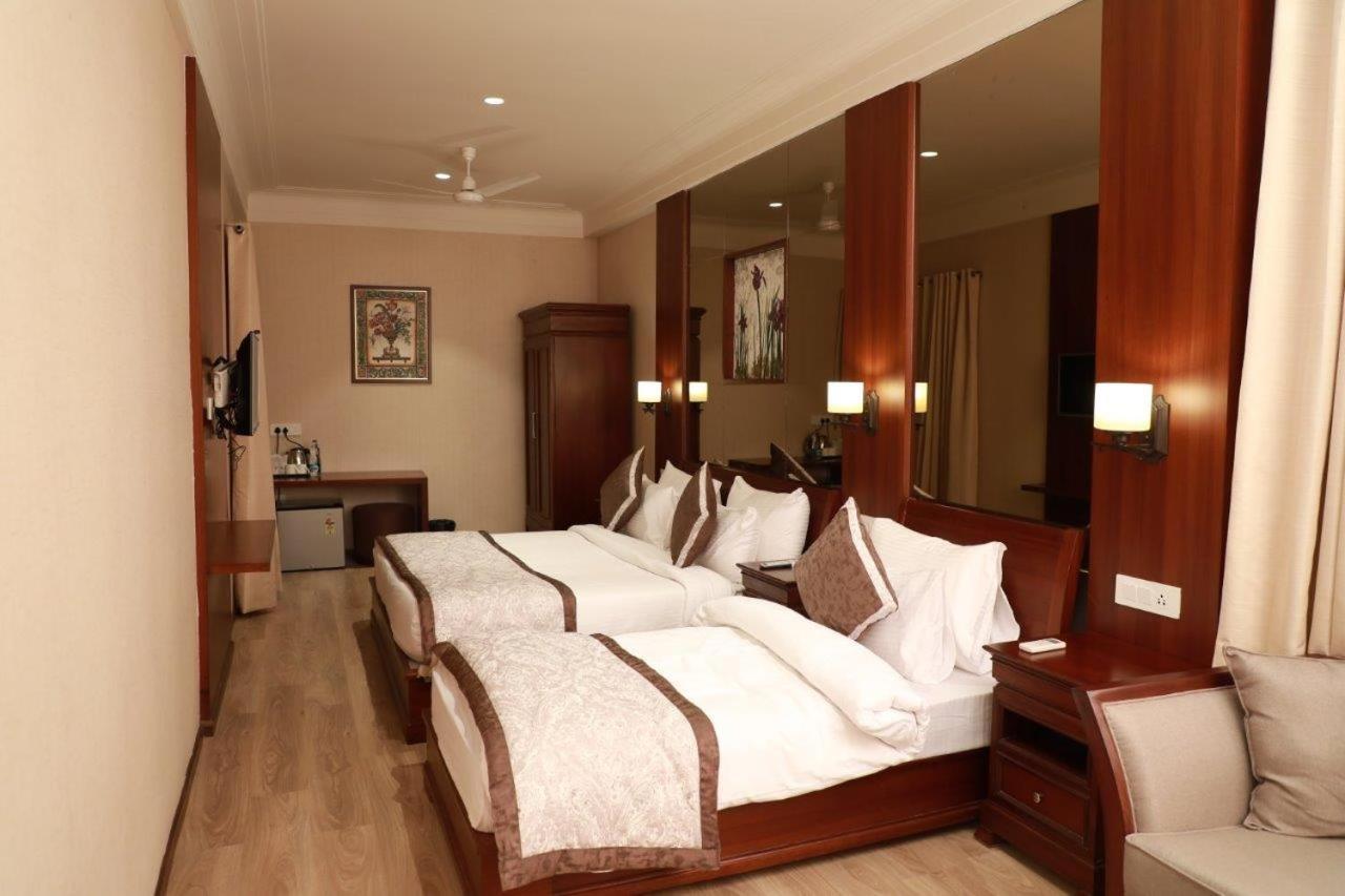Hotel Golden Tower Near Heritage Street Amritsar Buitenkant foto