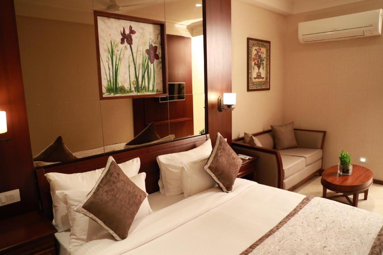Hotel Golden Tower Near Heritage Street Amritsar Buitenkant foto