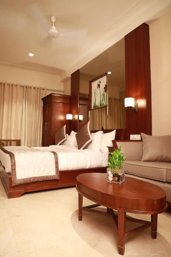 Hotel Golden Tower Near Heritage Street Amritsar Buitenkant foto
